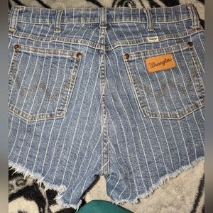 Wrangler shorts worn 2 times great condition
